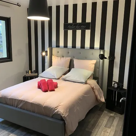 Holiday home L Atelier Veulais *